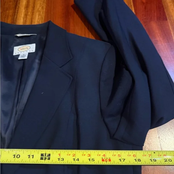Talbots Classic Women’s Navy Wool Suit, 8P - Picture 4 of 12